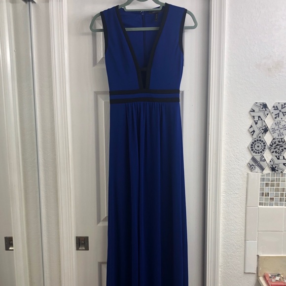 BCBG MaxAzria deep-v maxi dress/gown - Picture 3 of 7